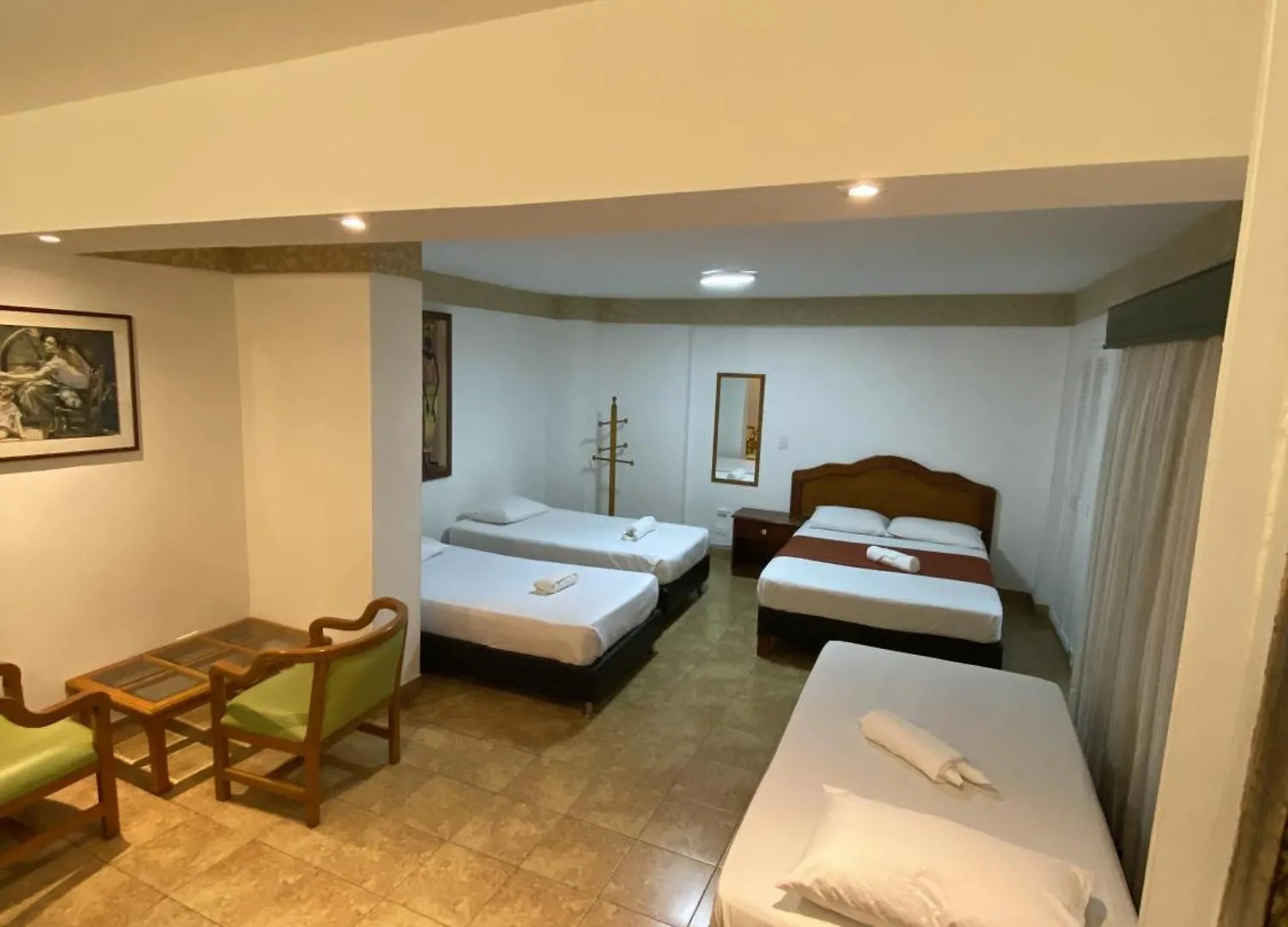***  Hotel Laureles 70 Medellin Colombia