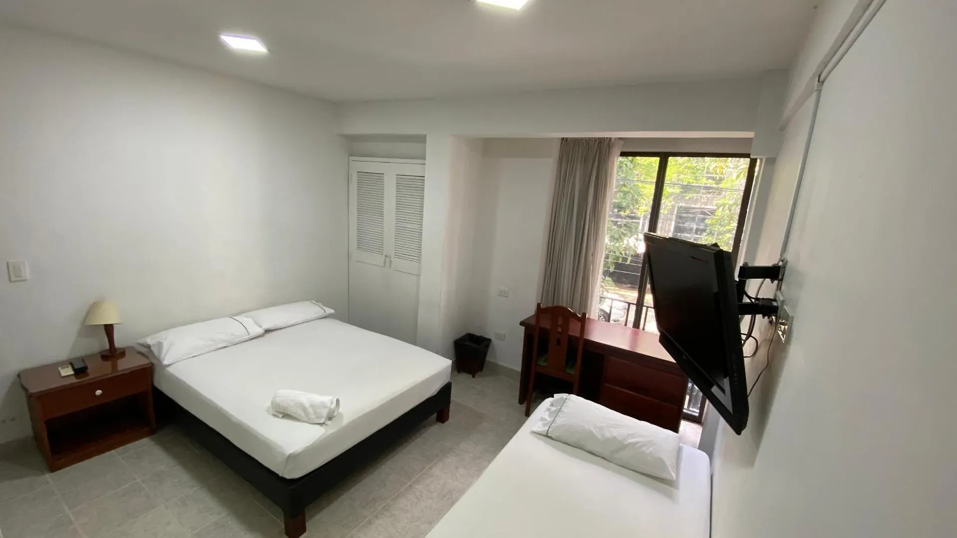 ***  Hotel Laureles 70 Medellin Colombia