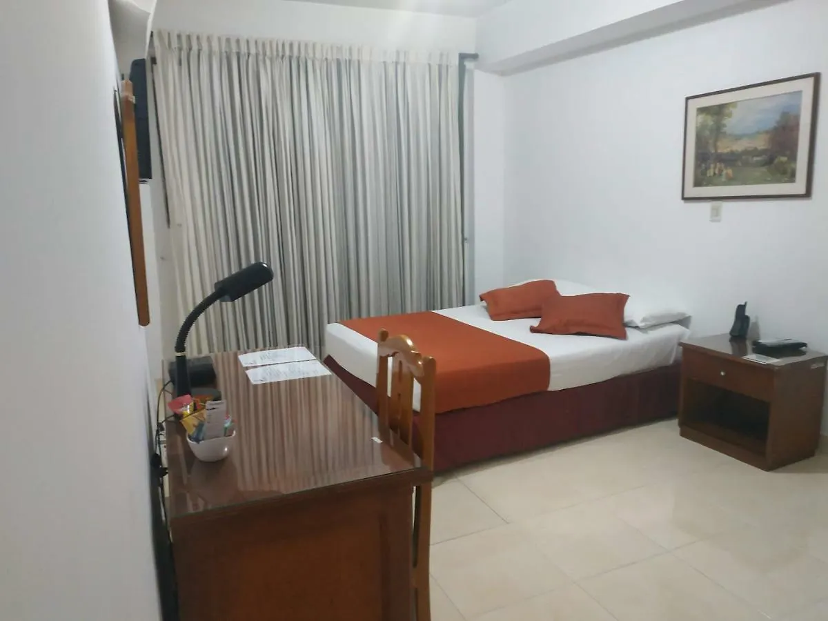 Hotel Laureles 70 Medellin 3*,